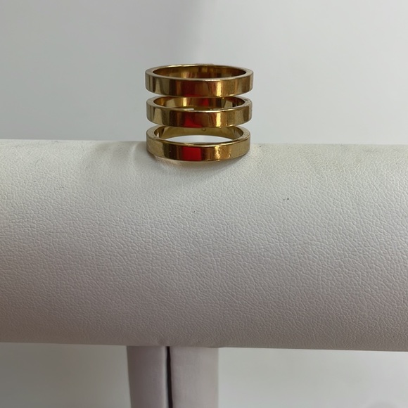 Michael Kors Tri Stack Gold Tone Ring. - Picture 2 of 5